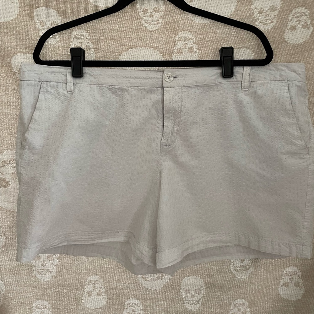 Size 18 white shorts